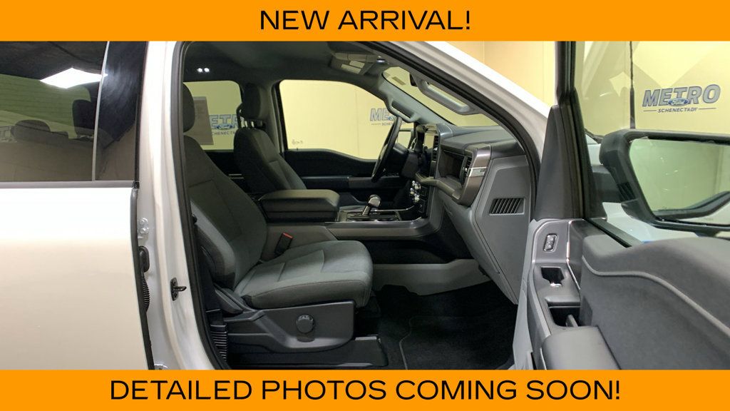 Used 2025 Ford F150 Lightning XLT AWD/4WD image 12