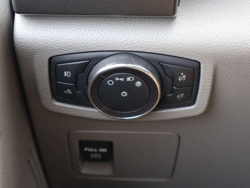 Used 2019 Ford F150 XLT AWD/4WD image 14
