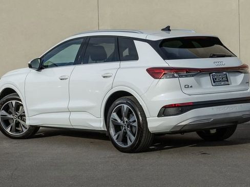 Used 2022 Audi Q4 e-tron Premium Plus image 3