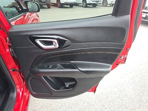 Certified 2022 Jeep Compass Limited image 12