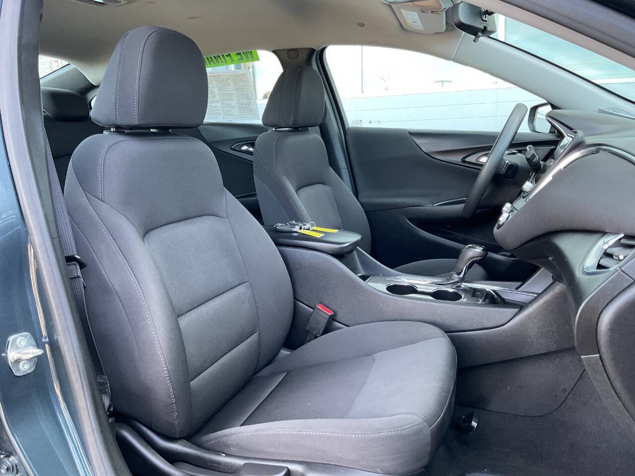 Used 2020 Chevrolet Malibu LT FWD image 39
