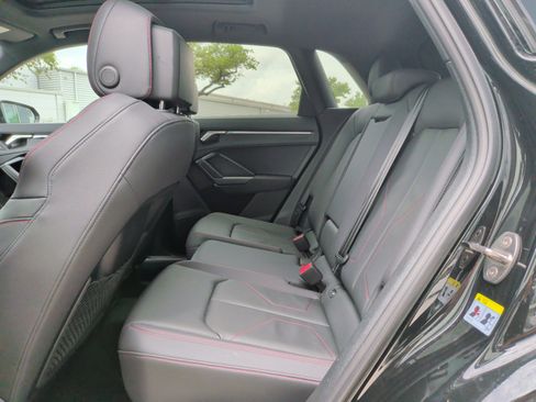 Certified 2025 Audi Q3 2.0T Premium Plus w/ Premium Plus Package AWD/4WD image 32