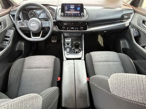 Used 2022 Nissan Rogue SV image 19