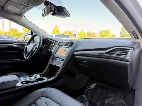 Used 2018 Ford Fusion SE w/ Equipment Group 602A FWD image 21