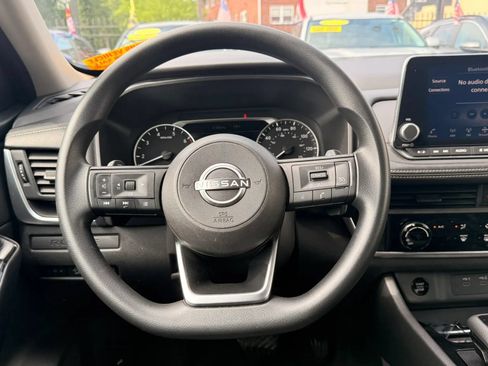 Used 2024 Nissan Rogue S AWD/4WD image 16
