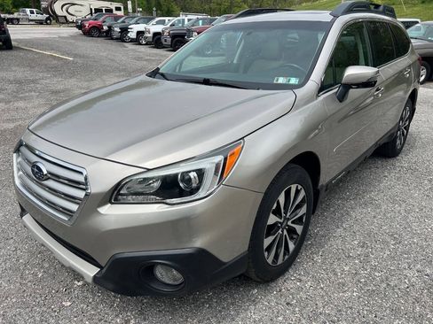 Used 2016 Subaru Outback 2.5i Limited AWD/4WD image 3