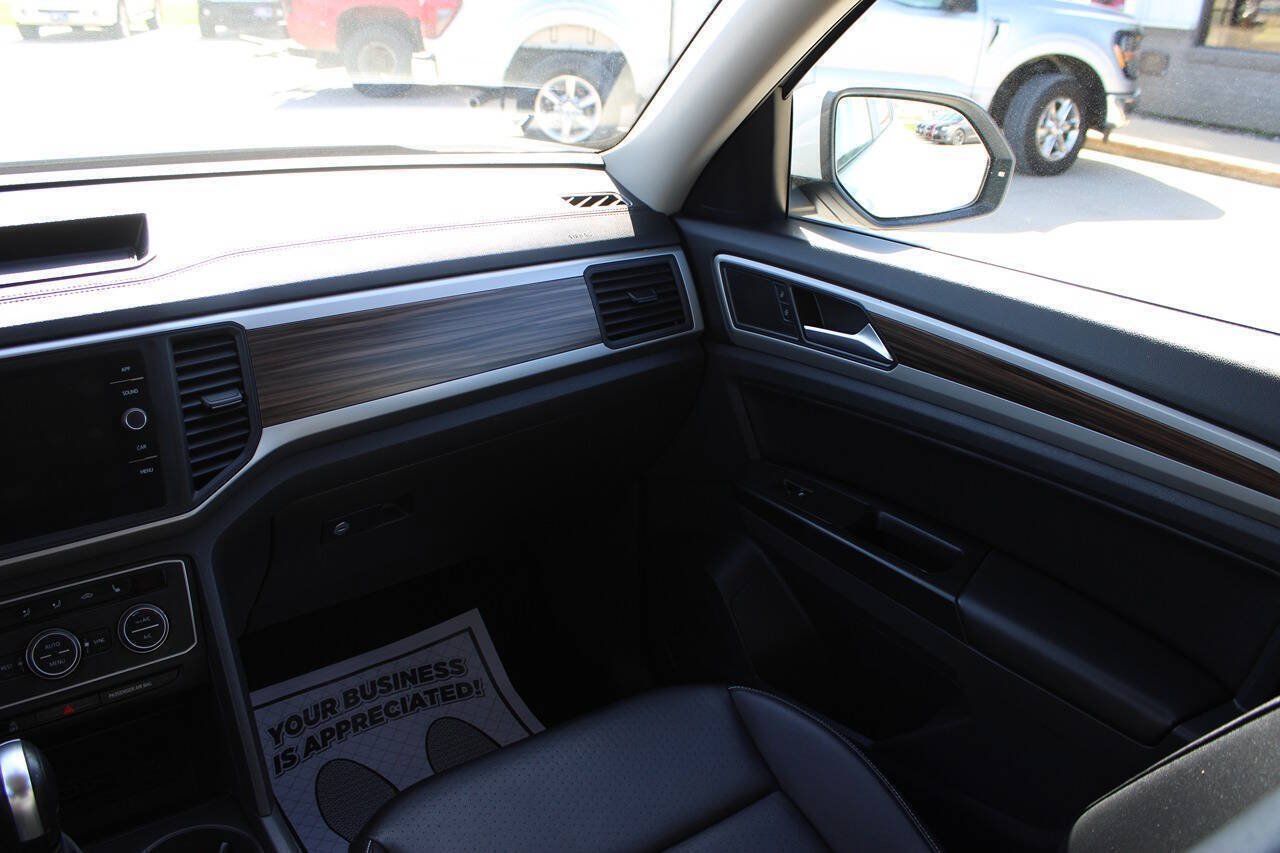 Used 2021 Volkswagen Atlas SE w/ Towing Package FWD image 14