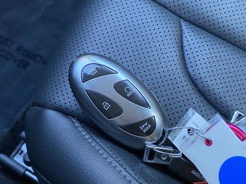 Used 2024 Hyundai Elantra Limited image 26