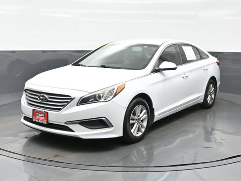 Used 2017 Hyundai Sonata SE w/ Cargo Package image 2