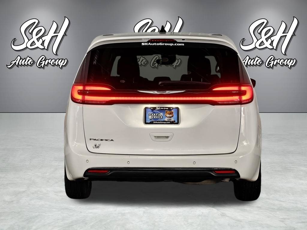 Used 2024 Chrysler Pacifica Touring-L FWD image 19
