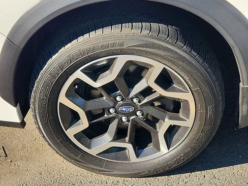Used 2017 Subaru Crosstrek 2.0i Premium AWD/4WD image 9