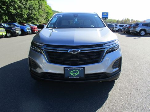 Used 2024 Chevrolet Equinox LS w/ LS Convenience Package AWD/4WD image 2