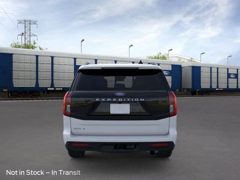 New 2026 Ford Expedition Active RWD image 5