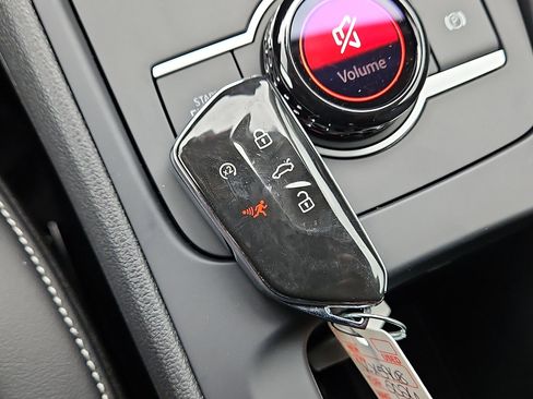 New 2026 Volkswagen Tiguan SE image 21