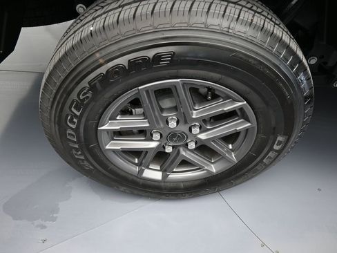 Certified 2024 Jeep Gladiator Sport image 42