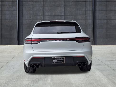 Certified 2025 Porsche Macan AWD/4WD image 10