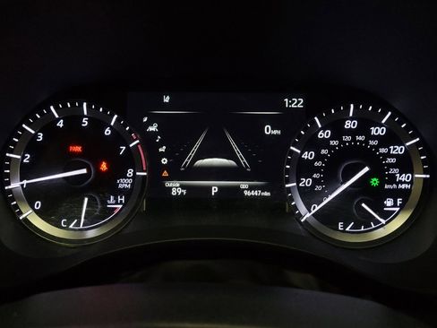 Used 2022 Toyota Highlander XLE AWD/4WD image 23