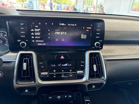 Used 2023 Kia Sorento S w/ Panoramic Sunroof Package FWD image 12