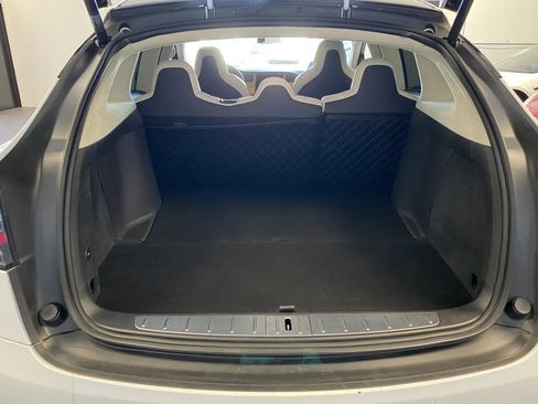 Used 2018 Tesla Model X 75D image 8