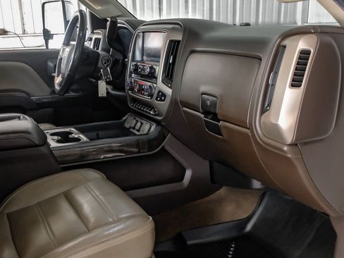 Used 2015 GMC Sierra 2500 Denali w/ Duramax Plus Package AWD/4WD image 12