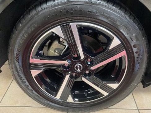 Used 2024 Nissan Sentra SV image 30