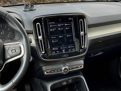 Used 2019 Volvo XC40 T5 Inscription image 6