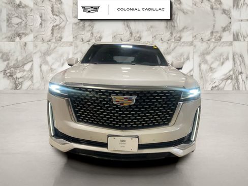 Used 2024 Cadillac Escalade Premium Luxury w/ Performance Package image 2