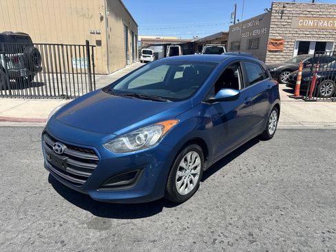 Used 2016 Hyundai Elantra GT FWD image 2