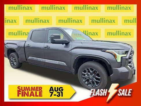 Used 2025 Toyota Tundra Platinum AWD/4WD image 1