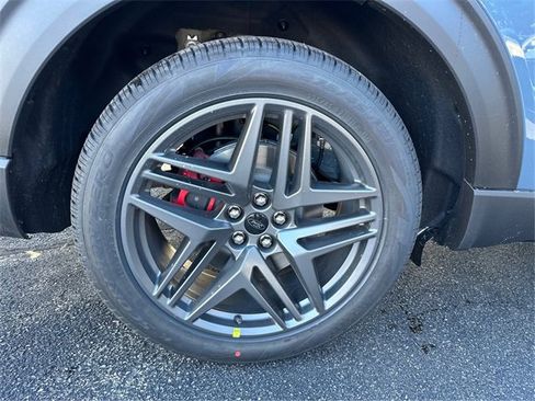 New 2026 Ford Explorer ST-Line w/ ST-Line Street Pack image 13