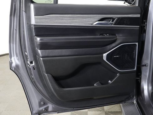 Used 2022 Jeep Wagoneer Series II w/ Premium Group I image 31