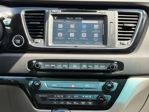 Used 2016 Kia Sedona SX FWD image 10