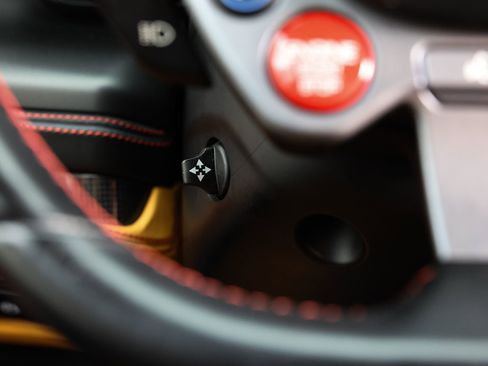 Used 2021 Ferrari F8 Tributo image 41