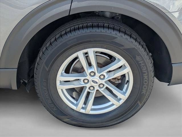Used 2023 Ford Explorer XLT w/ Equipment Group 202A AWD/4WD image 23