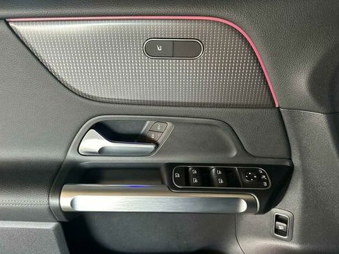 Certified 2022 Mercedes-Benz EQB 350 4MATIC image 11