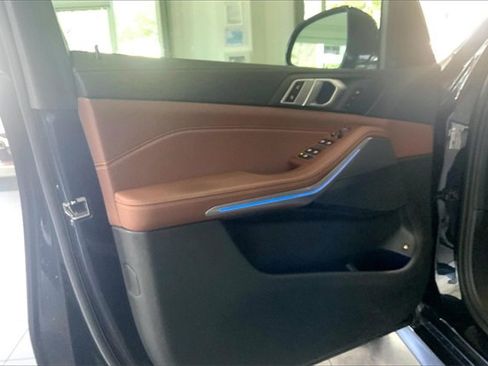 Used 2022 BMW X5 xDrive45e w/ M Sport Package image 22