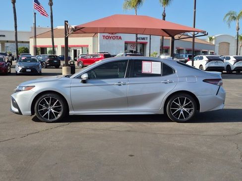 Used 2024 Toyota Camry SE image 9
