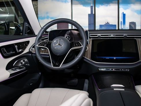 Certified 2025 Mercedes-Benz E 350 4MATIC Sedan image 16