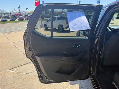 Used 2023 Chevrolet Traverse LT w/ LPO, Floor Liner Package AWD/4WD image 14