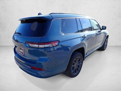 New 2026 Jeep Grand Cherokee L Limited AWD/4WD image 4