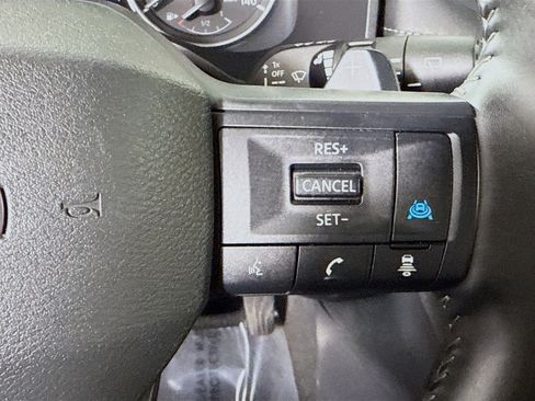 Used 2025 Nissan Rogue SV AWD/4WD image 15