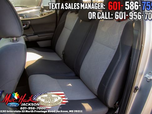 Used 2022 Toyota Tacoma TRD Off-Road image 11