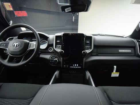 New 2026 RAM 1500 Big Horn AWD/4WD image 39