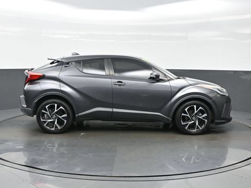 Used 2021 Toyota C-HR XLE FWD image 7