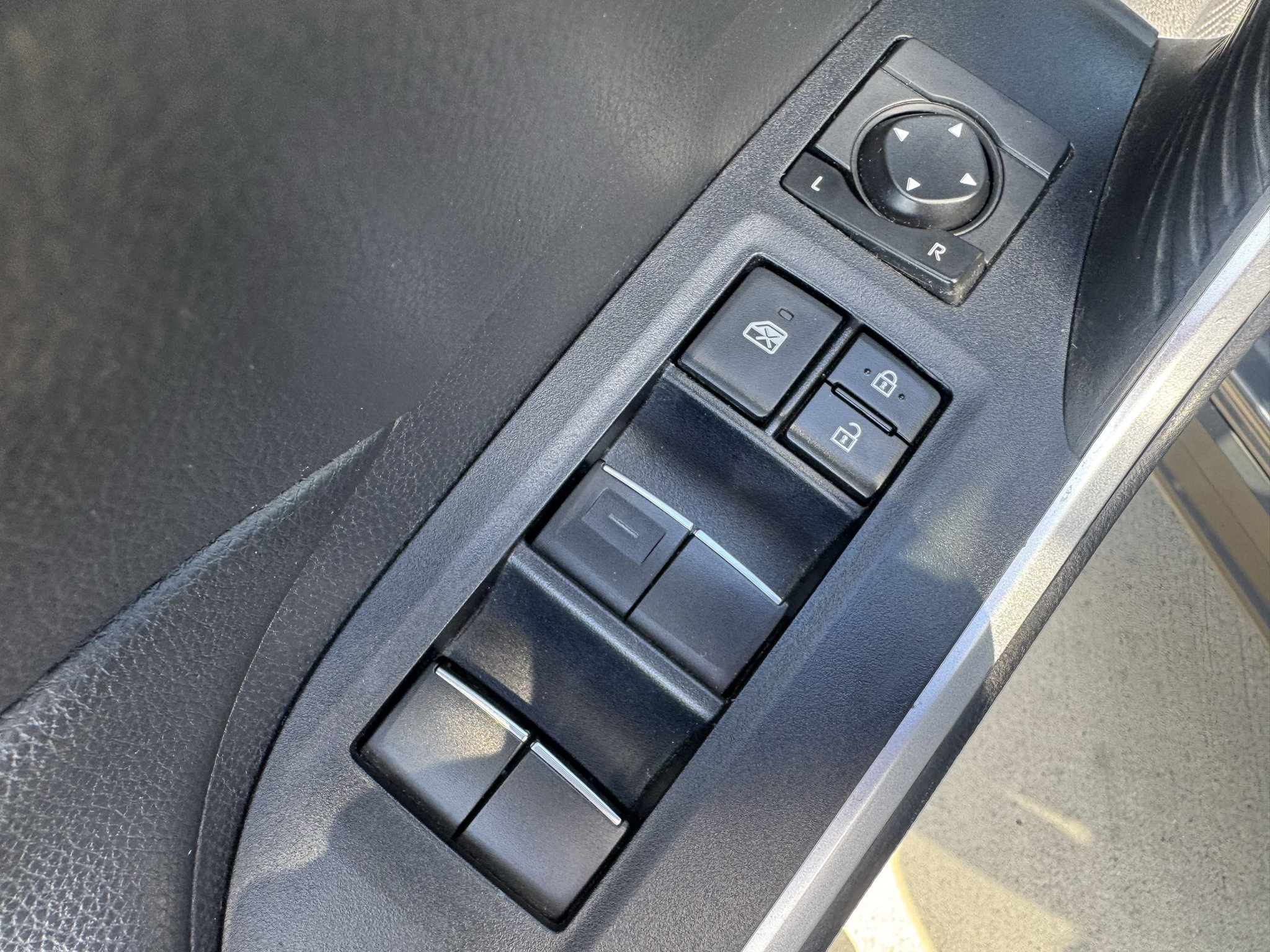 Used 2020 Toyota RAV4 XLE Premium AWD/4WD image 12