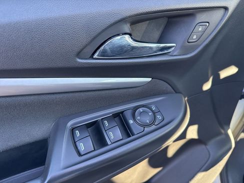 Used 2023 Chevrolet Bolt EUV LT image 15