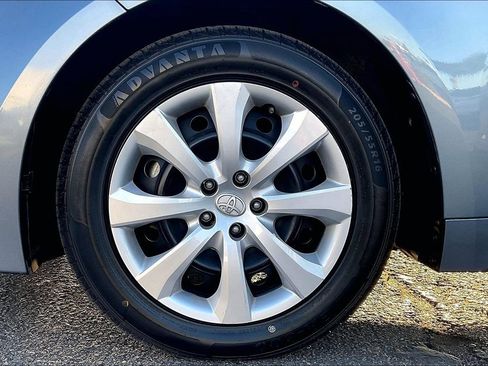 Used 2024 Toyota Corolla LE image 25