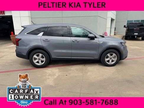 Used 2023 Kia Sorento LX FWD image 17