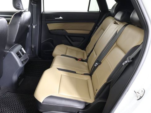 Used 2022 Volkswagen Atlas Cross Sport SE image 33