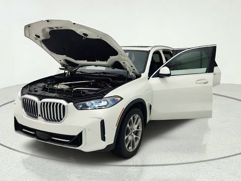 Used 2025 BMW X5 xDrive50e AWD/4WD image 30